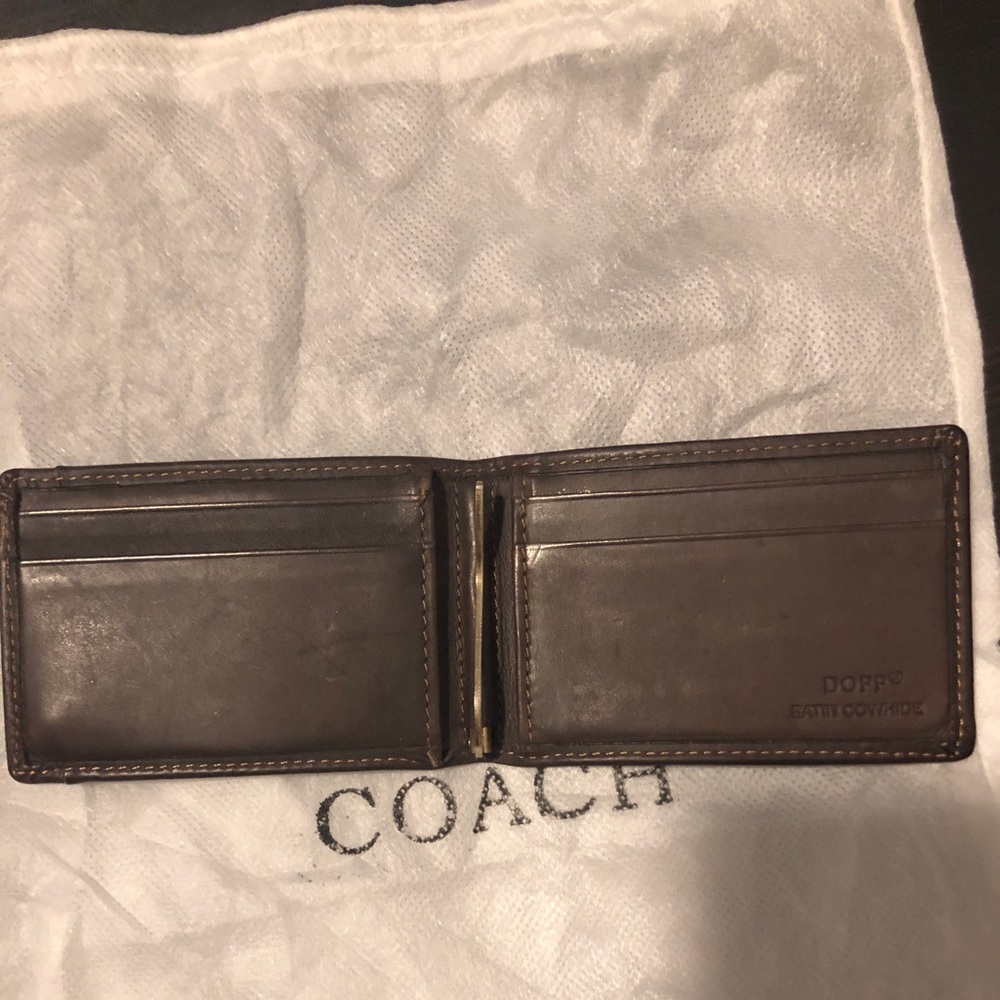 Dopp wallet with money clip